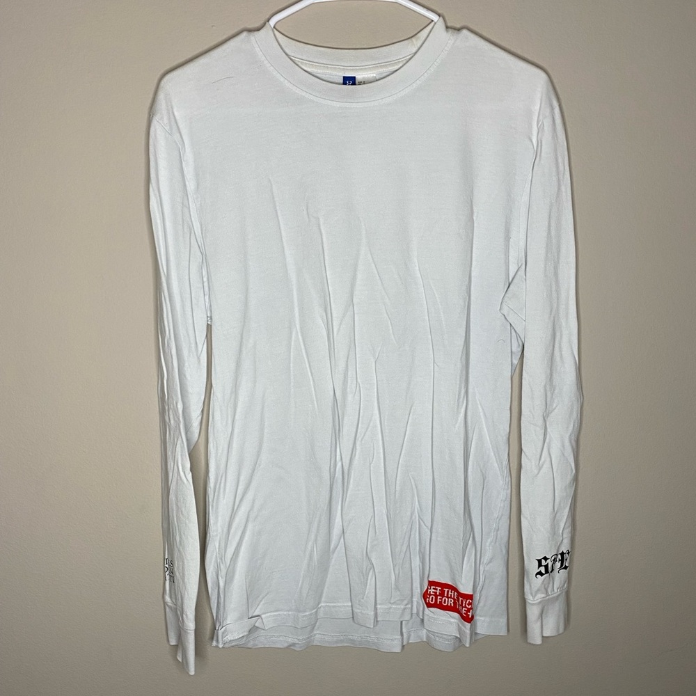 graphic t shirt